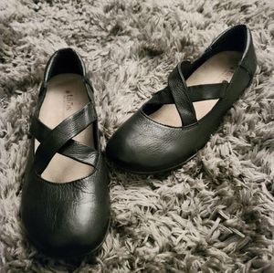 Taos Red Willow Criss Cross Mary Jane Flats 9